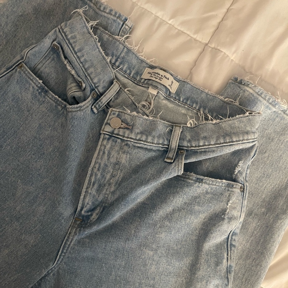 Abercrombie & Fitch Criss-Cross Waistband Jeans